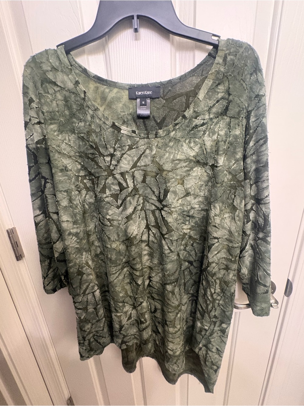 Karen Kane Green Burn Out Patterned Scoop Neck Tunic